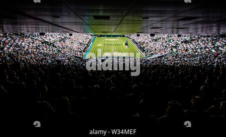 London, UK. 12th July, 2019. General view of the Centre Court during the men's semi-finals at day 11 at the Wimbledon Tennis Championships 2019 at the All England Lawn Tennis and Croquet Club in London. Credit: Frank Molter/Alamy Live News Stock Photo