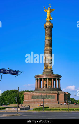 Goldelse, Statue of St. Victoria on the Victory Column Großer Stern, Tiergarten, Berlin, Germany, Europe Stock Photo