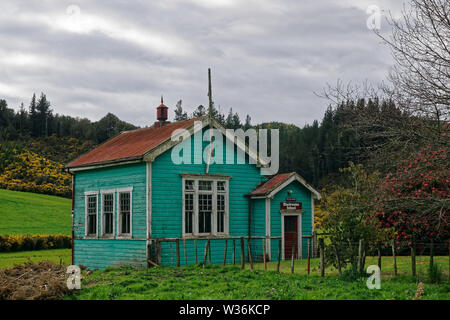 Blackwater school building from the front and side, Reefton, West coast, New Zealand, 1913-1949. Stock Photo