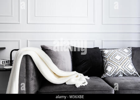 interior design throw pillows