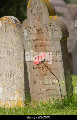 The graveyard at St Mary Magdalene, Geddington Stock Photo