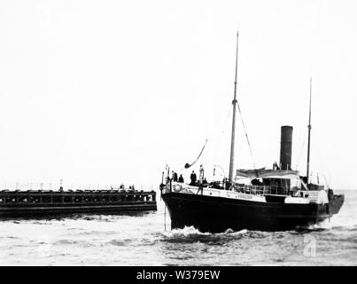 Paddle steamer on River Yare, Norfolk Stock Photo