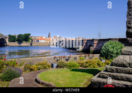 Berwick Bridge, also known as the Old Bridge, over the River Tweed in Berwick-upon-Tweed, Northumberland, England. Stock Photo