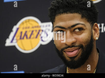 Los Angeles, California, USA. 13th July, 2019. Los Angeles Lakers NBA basketball players, Anthony Davis is introduced at a news conference at the UCLA Health Training Center in El Segundo, California, Saturday, July 13, 2019 Credit: Ringo Chiu/ZUMA Wire/Alamy Live News Stock Photo