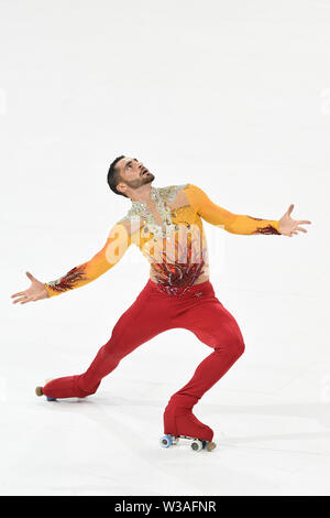 LUCA LUCARONI from Italy, performs in Senior Men FreeSkating Long ...