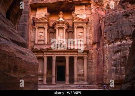 Al Khazneh (The Treasury) at Petra, jordan Stock Photo