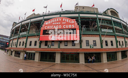 Wrigley Right Field Bleachers and roof top seats across the street Stock  Photo - Alamy