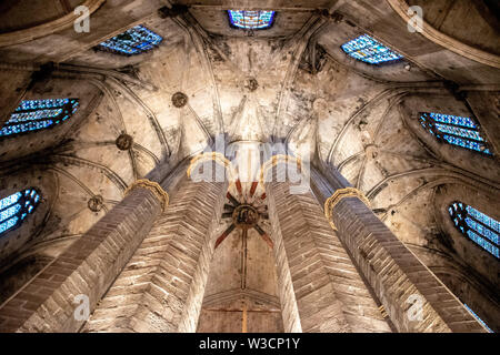 Looking up at the support pillars from the Basilica of Santa Maria del Mar in Barcelona, Spain Stock Photo
