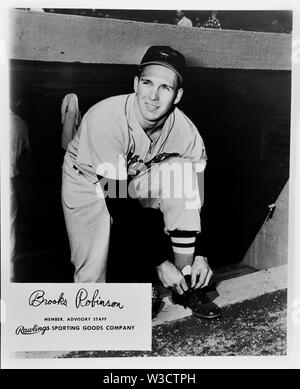 Star baseball player Brooks Robinson of the Baltimore Orioles in souvenir photo for Rawlings Sporting Goods circa 1960s Stock Photo