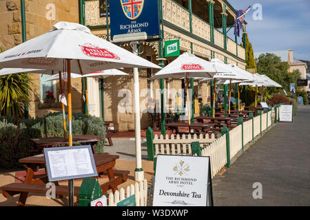 Richmond Arms traditional australian pub hotel in the village of Richmond,Tasmania,Australia Stock Photo