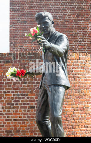 Billy Fury statue at the Royal Albert Dock in Liverpool Stock Photo