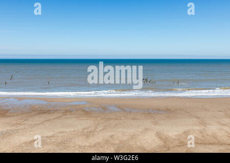 The coast and beach at Happisburgh, Norfolk, England Stock Photo