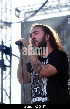 Eric Vanlerberghe singer for I prevail performs at Inkcarceration 2019 ...