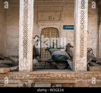 JAISALMER, INDIA - CIRCA NOVEMBER 2018: Abandoned Motorbike in Jaisalmer.  Jaisalmer is also called 'The Golden City, and it is located in Rajasthan.