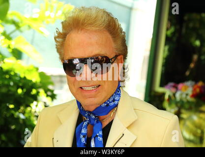 Magician Siedfried of Siegfried & Roy in their Secret Garden displaying dolphins and big cats at the Mirage, Las Vegas, Nevada, USA Stock Photo