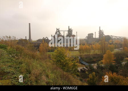 Altes Stahlwerk im Landschaftspark Duisburg Nord Stock Photo