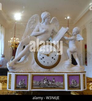 Clock by Jean-Nicolas Schmit, Paris, with bisque porcelain figures from the Duc d‥99Angoulême‥99s porcelain factory, c. 1785-1790 - Waddesdon Manor - Buckinghamshire, England - Stock Photo