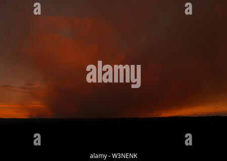 Smoke of a large bush fire in The Blue Mountains Stock Photo - Alamy