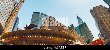 New York City/USA -May 25, 2019 Grand Central Terminal, an Eagle Statue,  East 42nd Street at Vanderbilt Avenue, Midtown Manhattan, NYC, Panorama Stock Photo