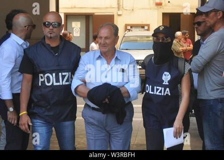 Anti-mafia operation by police arrests of the Flying Squad. In the ...