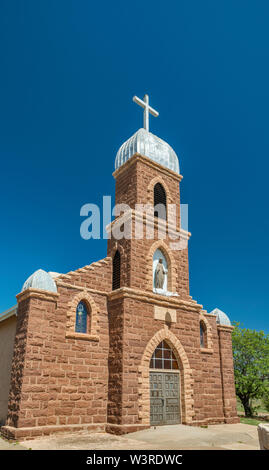 Church of Nuestra Senora del Refugio, 1882, in Puerto de Luna near Santa Rosa, New Mexico, USA Stock Photo