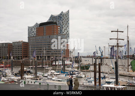 The Elbphilharmonie (Philharmonic) building on the harbor of the Elbe River in the Hafencity area of Hamburg, Germany. Stock Photo