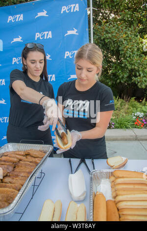 Washington  DC, July 17, 2019, USA: PETA volunteers provide veggie dogs at the annual PETA (People for the Ethical Treatment of Animals) lunch in fron Stock Photo