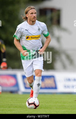 Kufstein, Austria. 17th July, 2019. Soccer: Test matches, Borussia Mönchengladbach - Basaksehir FC in Kufstein. Michael Lang von Mönchengladbach plays the ball. Credit: Matthias Balk/dpa/Alamy Live News Stock Photo