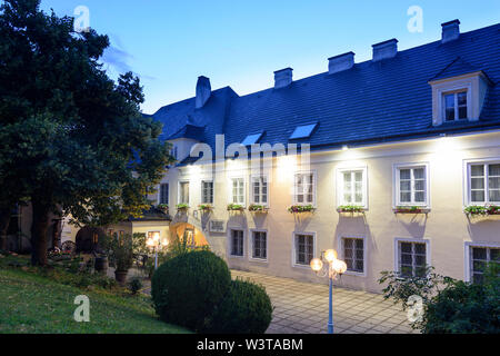 Hinterbrühl: restaurant and hotel Höldrichsmühle, where, according to legend, Franz Schubert was inspired to his song Am Brunnen vor dem Tore in Wiene Stock Photo