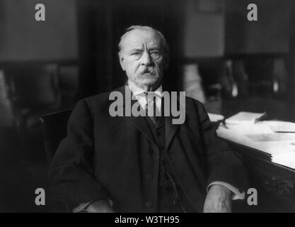 Grover Cleveland (1837-1908), 22nd and 24th President of the United States 1885–89 and 1893–97, Head and Shoulders Portrait at Home, Princeton, New Jersey, USA, Photograph by New York Herald Company, 1908 Stock Photo