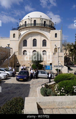 the bright white domed neo-byzantine „Hurva Synagogue“, also „Ruin Synagogue“, in the Jewish Quarter in the Old City of Jerusalem, Israel Stock Photo