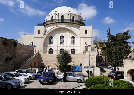 the bright white domed neo-byzantine „Hurva Synagogue“, also „Ruin Synagogue“, in the Jewish Quarter in the Old City of Jerusalem, Israel Stock Photo