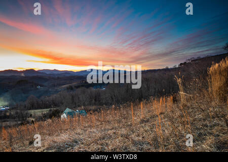 Sunset over the Blue Ridge Mountains, from Sunset Mountain, near Bakersville, North Carolina, USA. Stock Photo