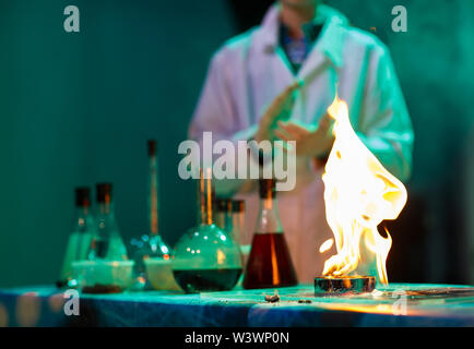 Experiments in a chemistry lab. conducting an experiment in the laboratory Stock Photo