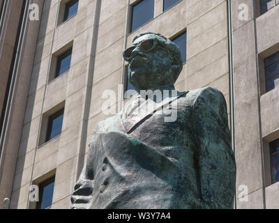 Detail of onument to Chilean statesman and political figure. Salvador Allende Gossens in Santiago de Chile. He died during the bombing in the coup of Stock Photo