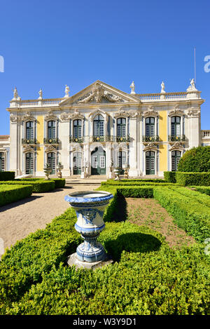 The Queluz National Palace (Palacio Nacional de Queluz), dating back to the 18th century, is a reference of rococo and neoclassical architecture in Portugal. Lisbon, Portugal Stock Photo