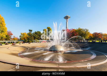 Fountain at the Seattle Centre and Space needel, Seattle, Washington, USA Stock Photo