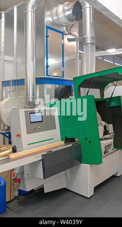 Automatic deals wood planer