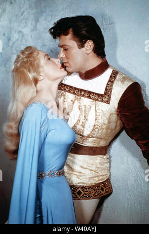 THE BLACK SHIELD OF FALWORTH 1954 Universal Pictures film with Janet Leigh and Tony Curtis Stock Photo