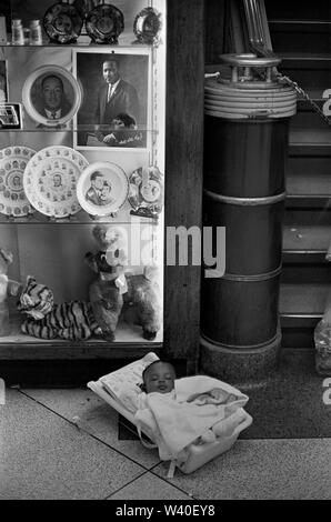 1960 1960s RETRO AFRICAN AMERICAN FAMILY MOTHER FATHER DAUGHTER SITTING ...