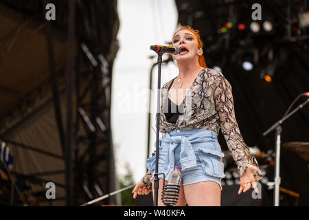 July 18, 2019 - Twin Lakes, Wisconsin, U.S - CAYLEE HAMMACK during the Country Thunder Music Festival in Twin Lakes, Wisconsin (Credit Image: © Daniel DeSlover/ZUMA Wire) Stock Photo
