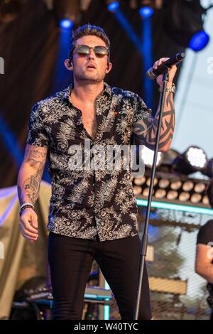 July 18, 2019 - Twin Lakes, Wisconsin, U.S - MICHAEL RAY during the Country Thunder Music Festival in Twin Lakes, Wisconsin (Credit Image: © Daniel DeSlover/ZUMA Wire) Stock Photo