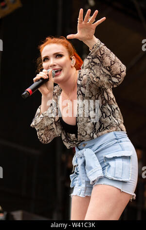 July 18, 2019, Twin Lakes, Wisconsin, USA: CAYLEE HAMMACK during the Country Thunder Music Festival in Twin Lakes, Wisconsin. (Credit Image: © Daniel DeSlover/ZUMA Wire) Stock Photo