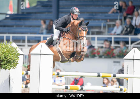 Aachen, Deutschland. 17th July, 2019. Hendrik SOSATH, GER, on Cadora, Action, Prize of the craft, Springprüfung (Fehler/Zeit), World Equestrian Festival, CHIO Aachen 2019 from 16.07 - 21.07.2019 in Aachen/Germany; | Usage worldwide Credit: dpa/Alamy Live News Stock Photo