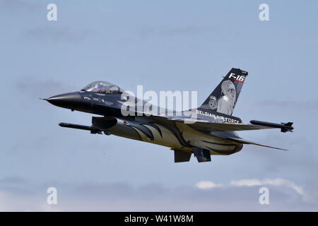 Belgian Air Force F-16 Fighting Falcon arriving at RIAT Air Show, RAF Fairford, Gloucestershire, UK Stock Photo