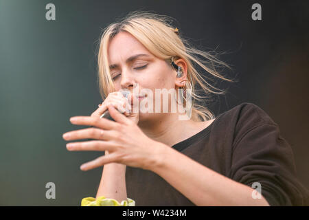 Uskedalen, Norway - June 28th, 2019. The Norwegian singer Iris performs a live concert during the Norwegian music festival Festidalen 2019. (Photo credit: Gonzales Photo - Jarle H. Moe). Stock Photo