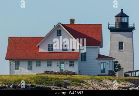 Hendricks Head Lighthouse, in Southport, Maine, on a sunny summer morning from Kayak POV Stock Photo