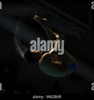 Gwangju, South Korea. 19th July, 2019. Yang Jian of China competes during the men's 10m platform semifinal of diving at the Gwangju 2019 FINA World Championships in Gwangju, South Korea, July 19, 2019. Credit: Bai Xuefei/Xinhua/Alamy Live News Stock Photo