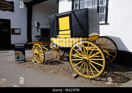 Carriage, The George  Hotel, Dorchester on Thames, Oxfordshire Stock Photo