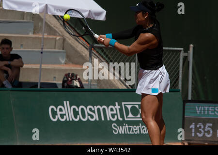 Lausanne, Switzerland. 19th July, 2019. Lausanne-Switzerland, 19/07/2019: Han Xinyun of China the a setback against Bernarda Pera of United States during match of the of the quarter-finals of the singles women at the Ladies Open Lausanne 2019, WTA Credit: Eric Dubost/Pacific Press/Alamy Live News Stock Photo